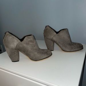 Michael Antonio Suede Shoe Booties (size 6 women’s)